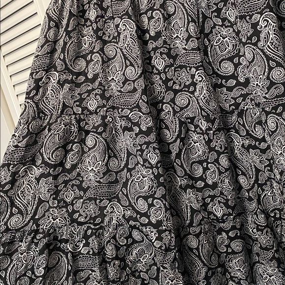 Babydoll Puff Sleeve Black and White Paisley Dress - Picture 5 of 8